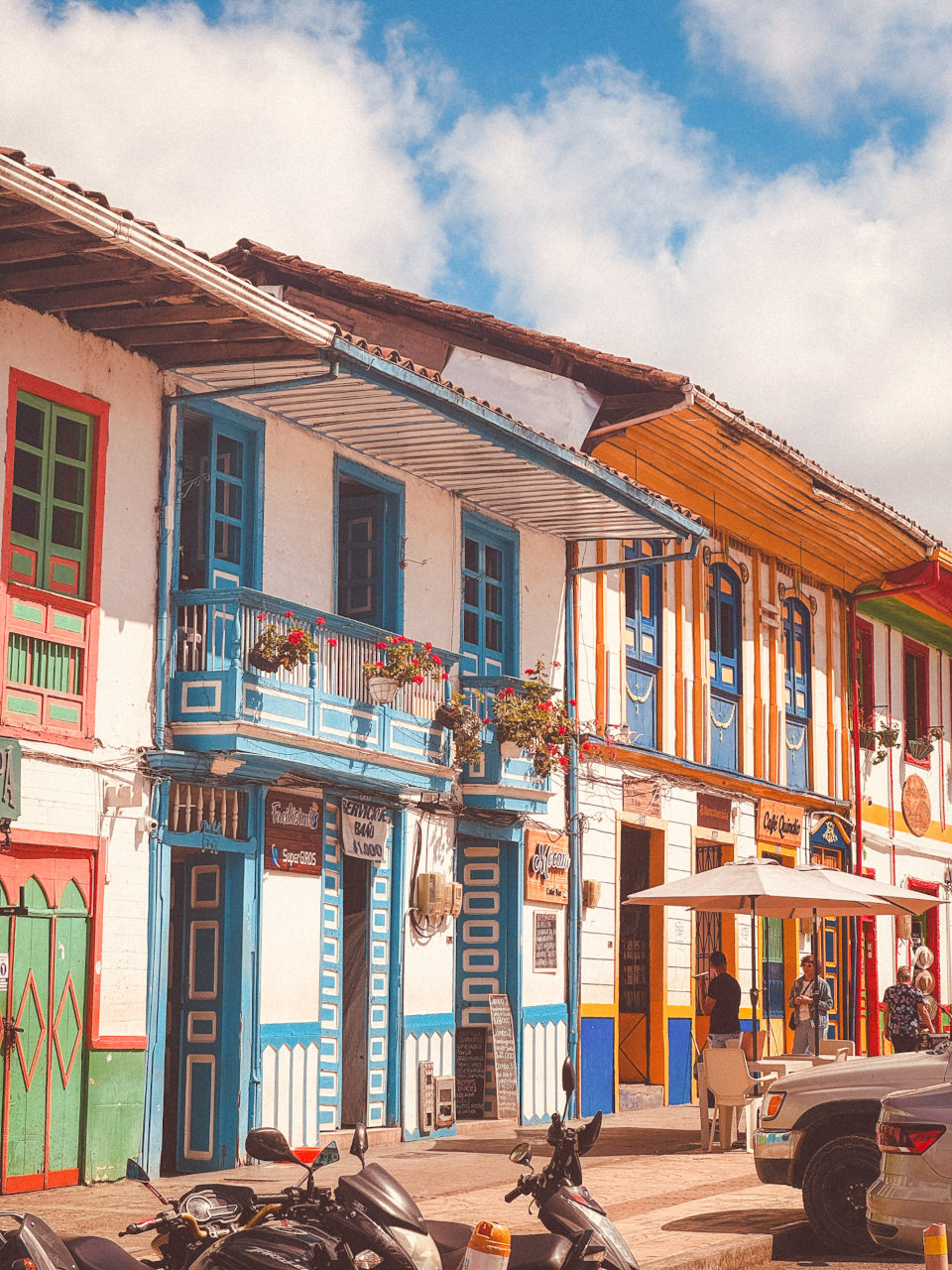 Salento center, colorful houses 