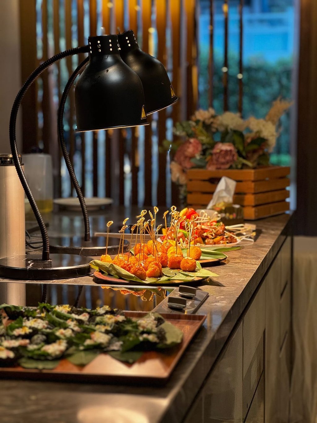 premium catering arragement for corporate events with live chef cooking on spot