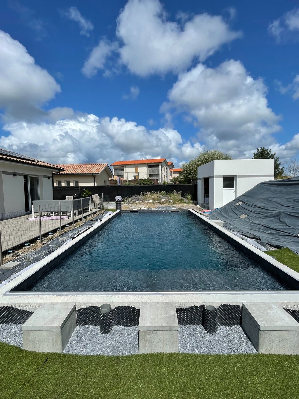 Construction d'une piscine à Mios de 9m x 4m, liner gris anthracite