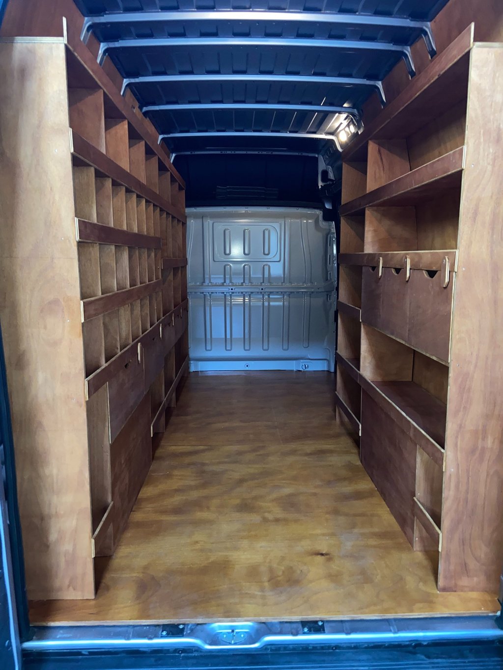 Aménagement de Véhicules, Alexis Maheut - Artisan Menuisier à Livry-Louvercy