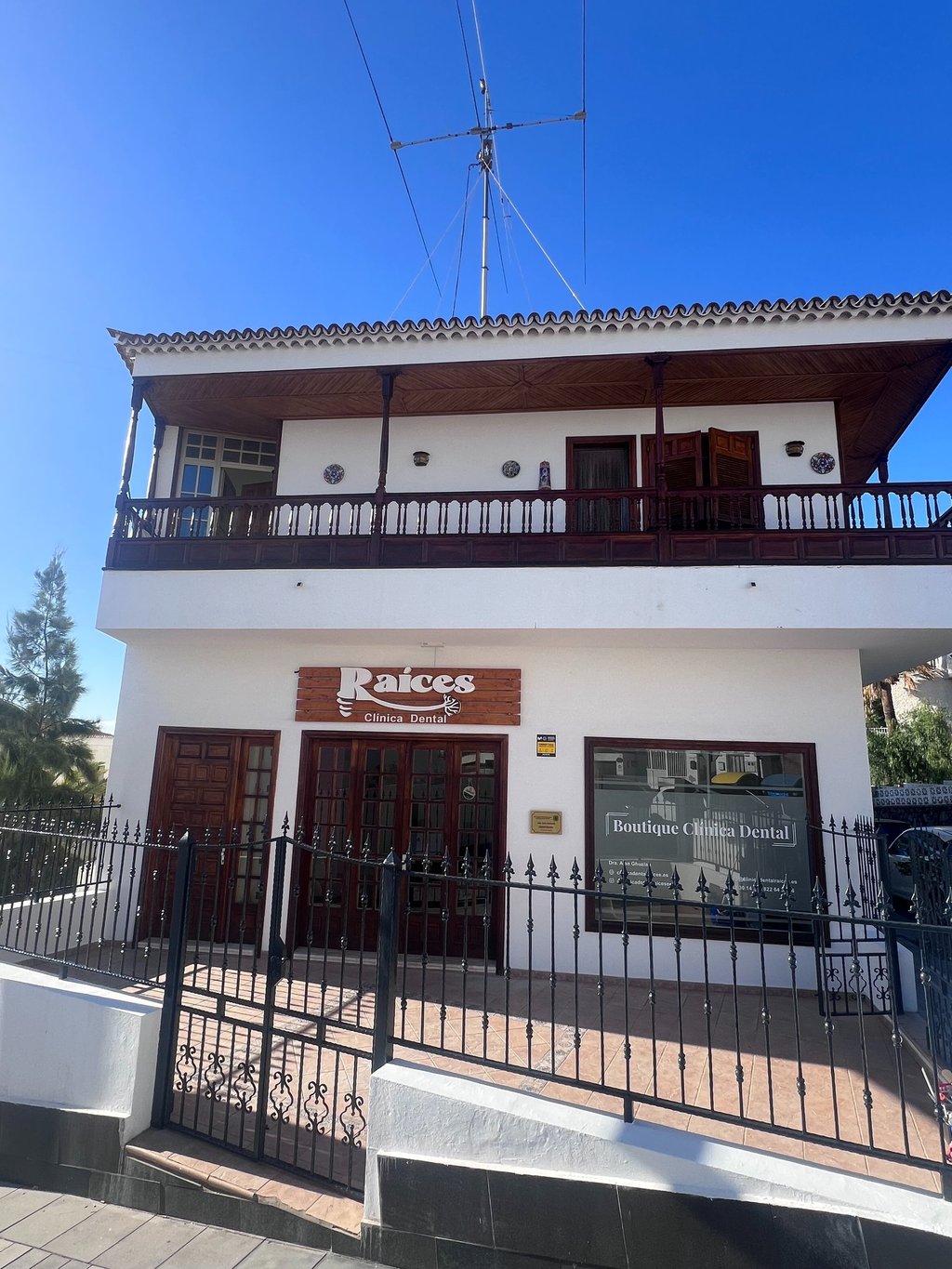 Clinica dental tenerife raices