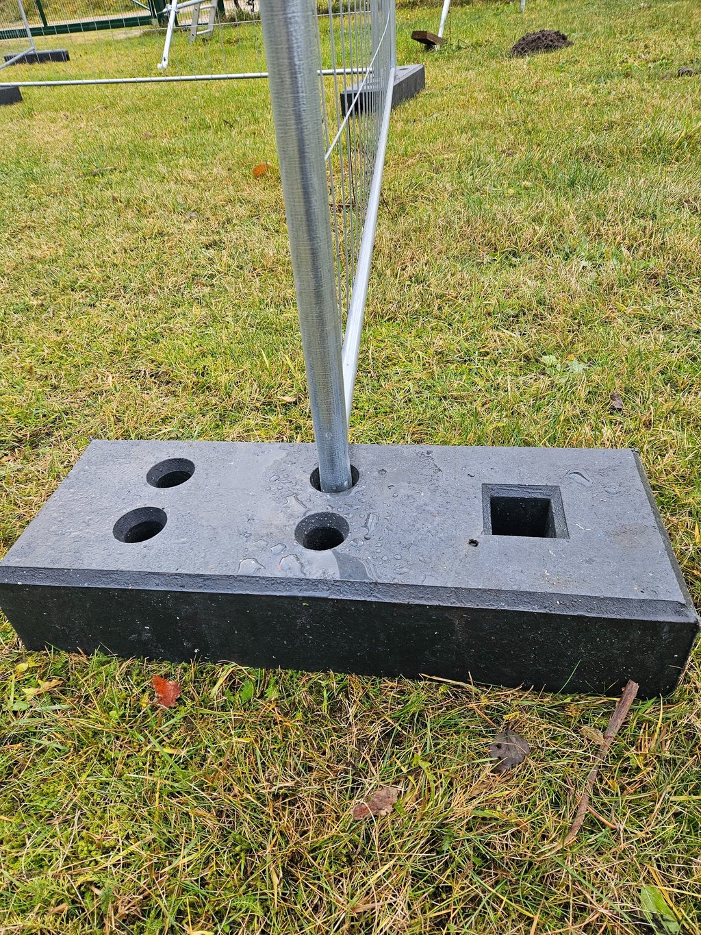 mobilais zogs ēda betona