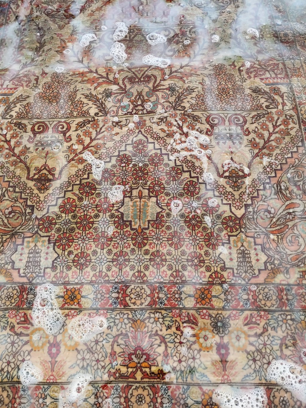 lavaggio speciale tappeto in seta