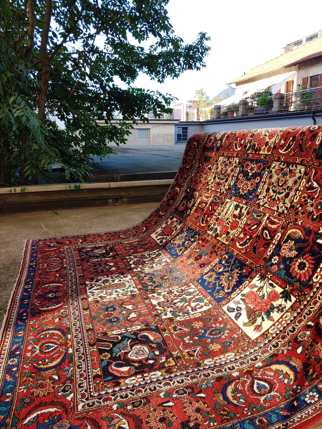 asciugatura naturale del tappeto al Sole  