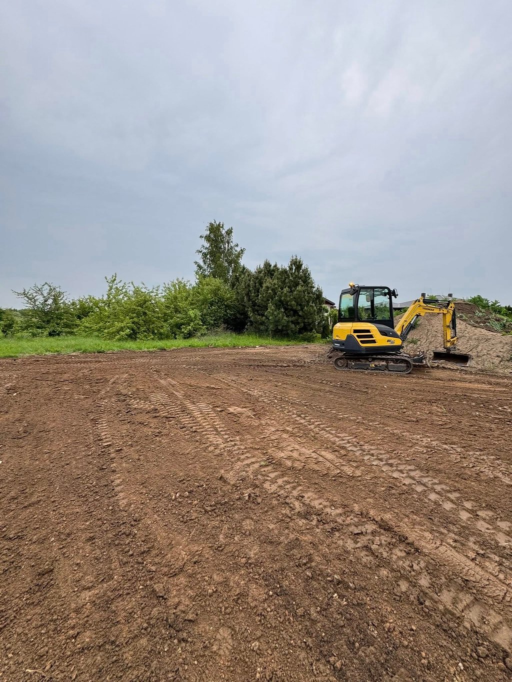 sklypo formavimas mini ekskavatoriumi, sklypo lyginimas