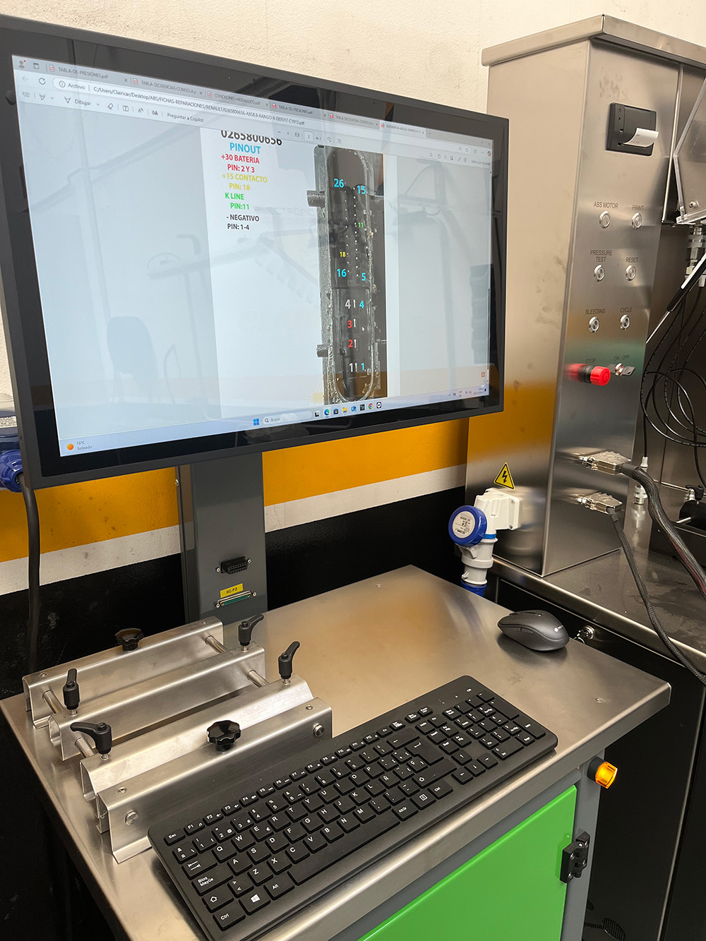 Maquinaria especializada en reparacion de hidraulica de ABS coches | reparacion averias CENTRALITAS