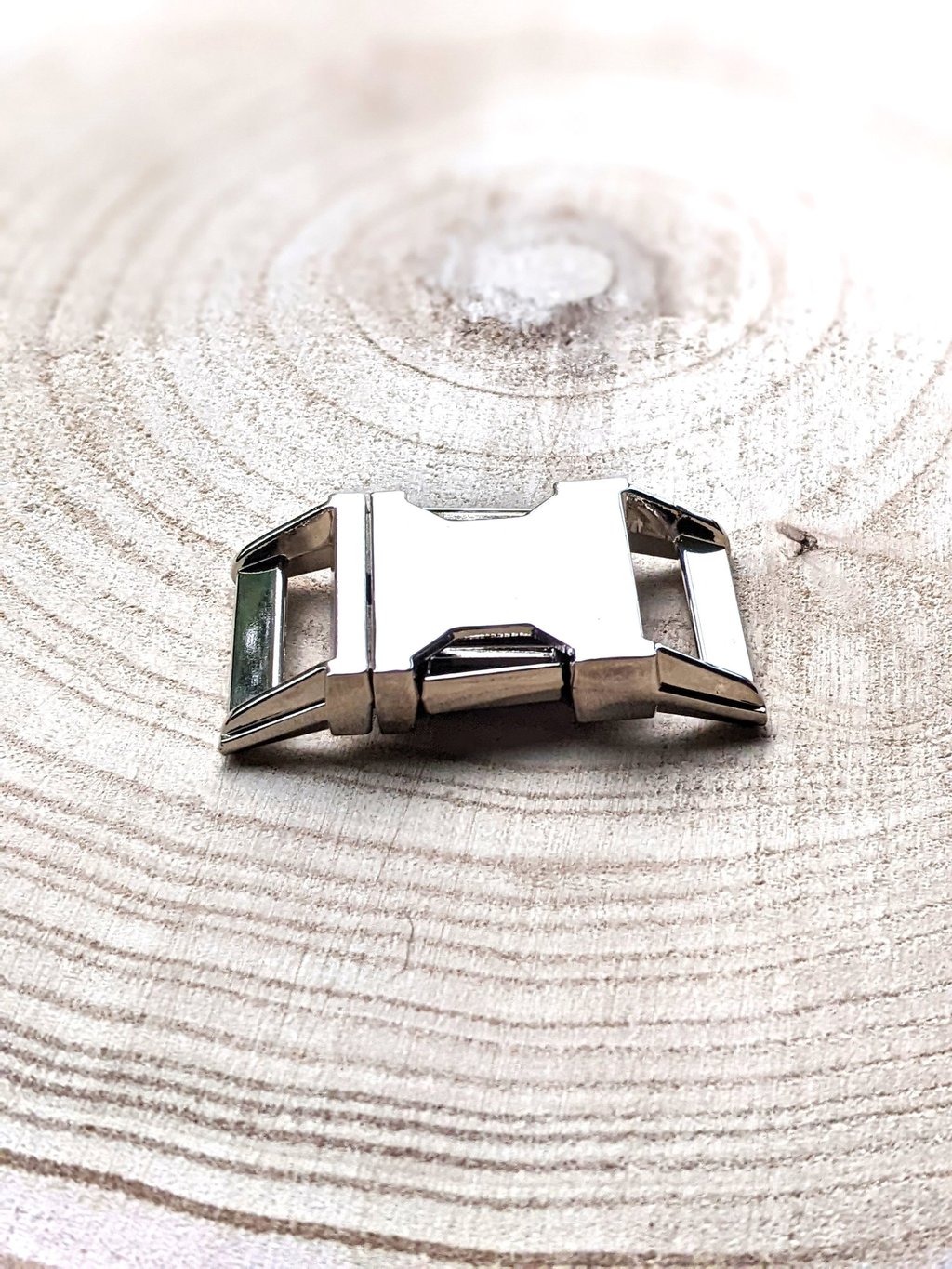 a metal buckle 