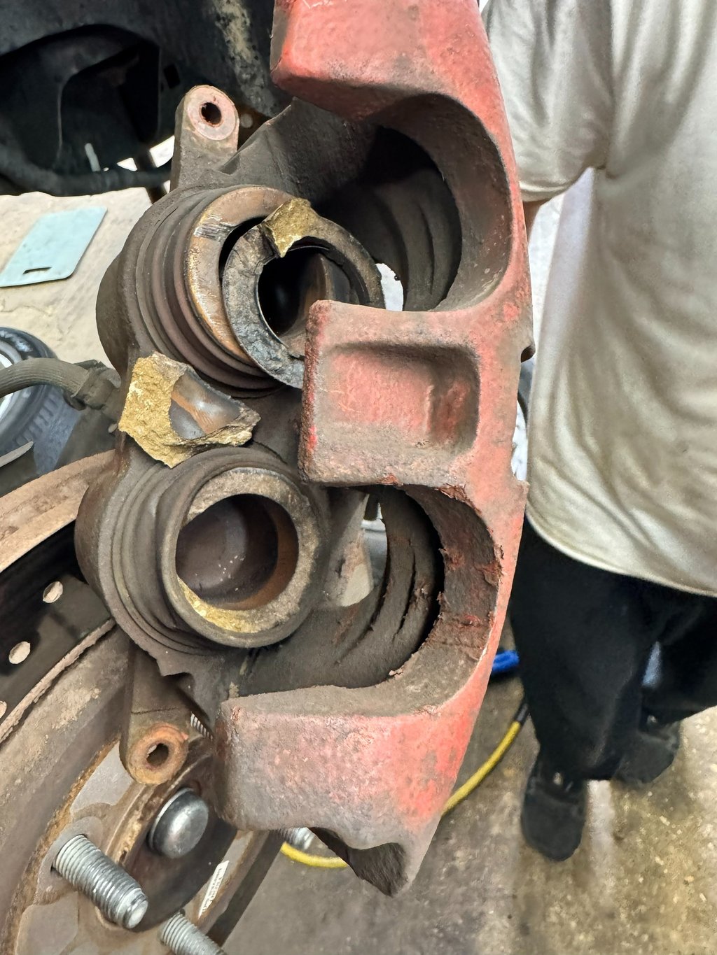 Old brake calipers with worn out seals