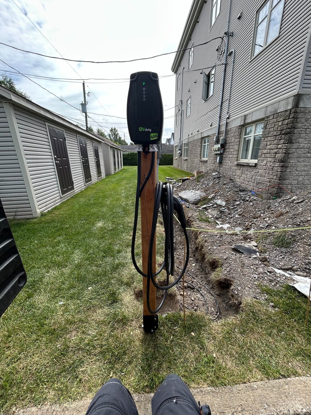 Entrepreneur électricien, à Qubec et Lévis, installation une borne de recharge.
