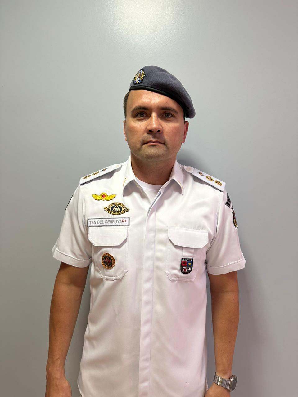 Eu vestido de policial do corpo médico militarr do Amapá