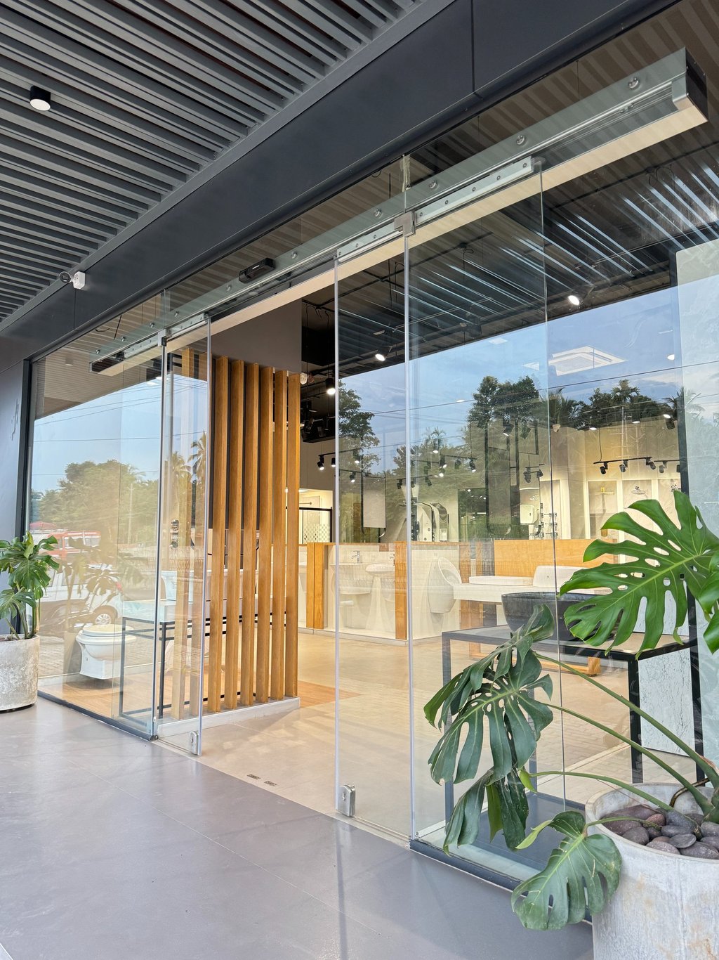 Best exterior facade and glass solutions company in Kerala