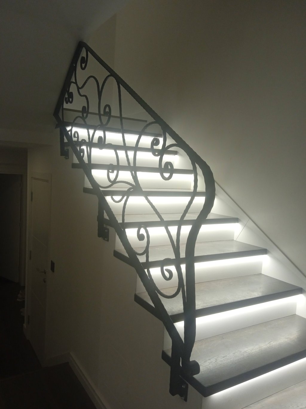 Kovani gelender Kragujevac, izrada, farbanje, montaza