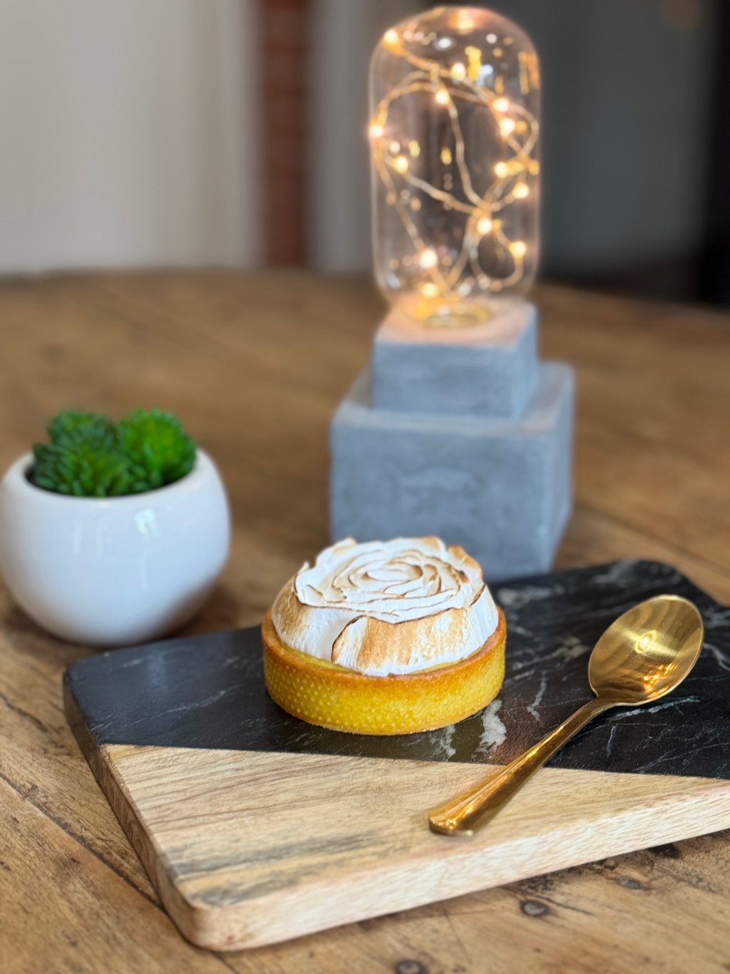 Tarte à la rhubarbe meringuée