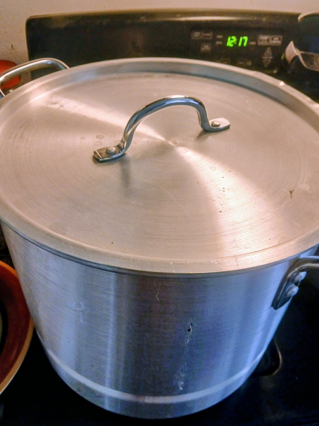 top of a steamer pot
