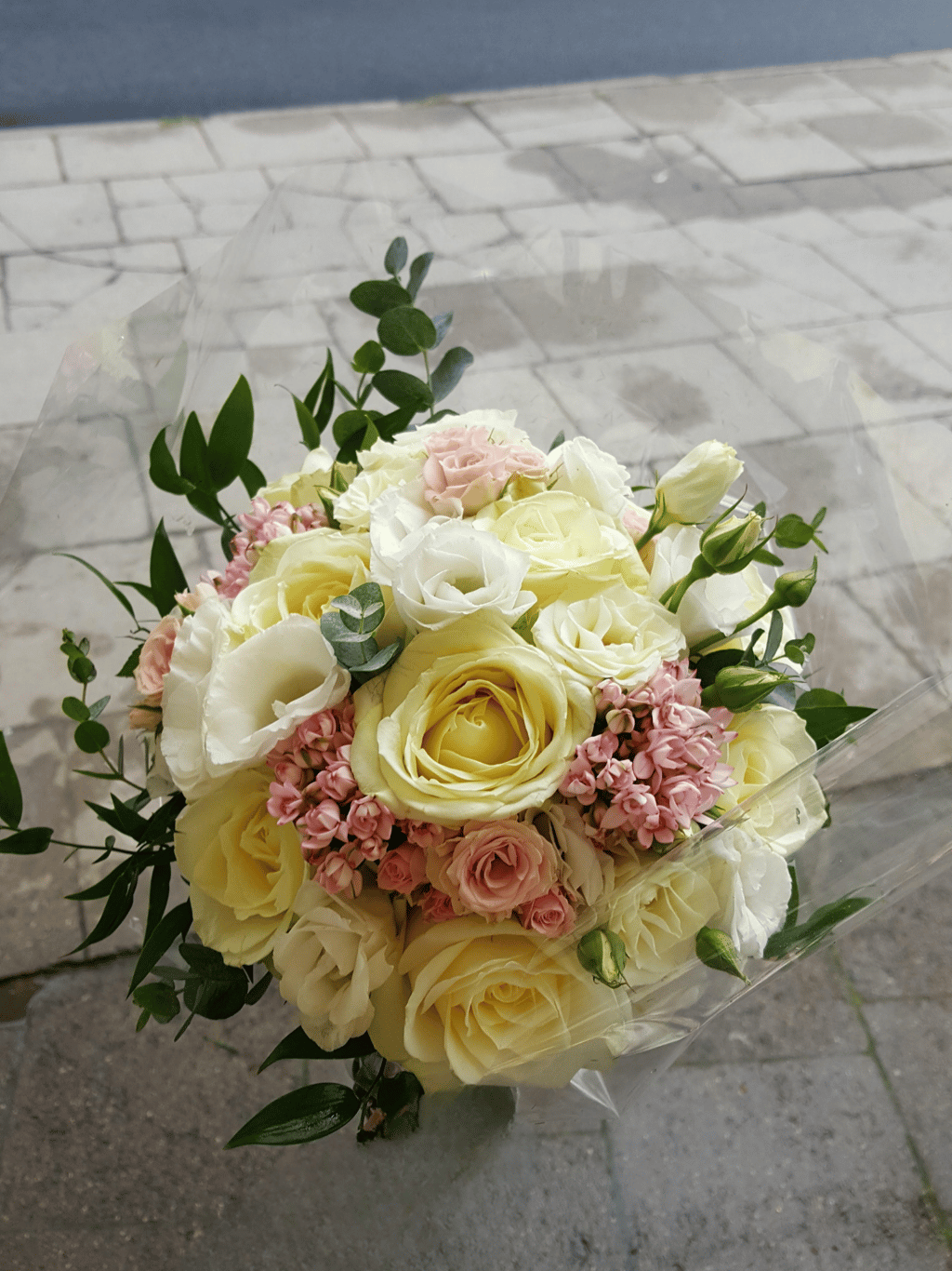 šventinė gėlių puošyba