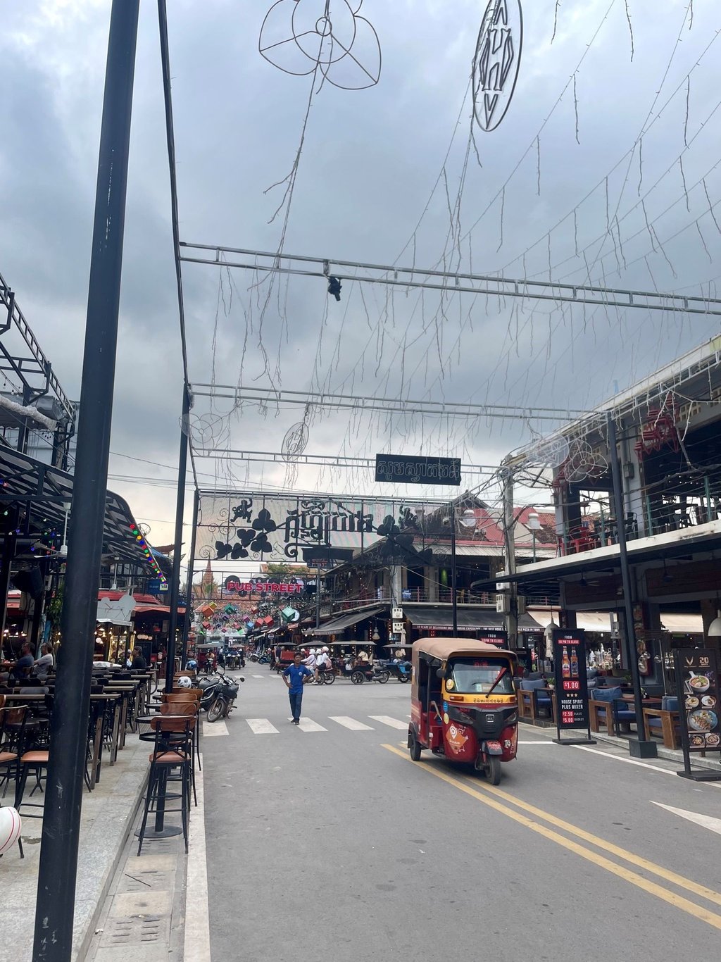 tuk-tuk w siem reap