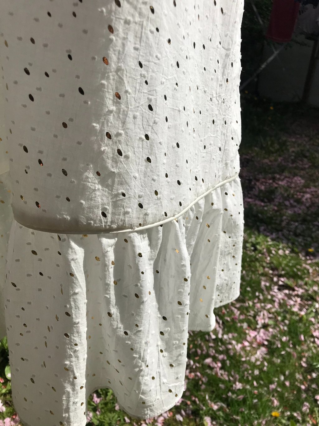 dåbskjole i hvid med guld I skræddersyet