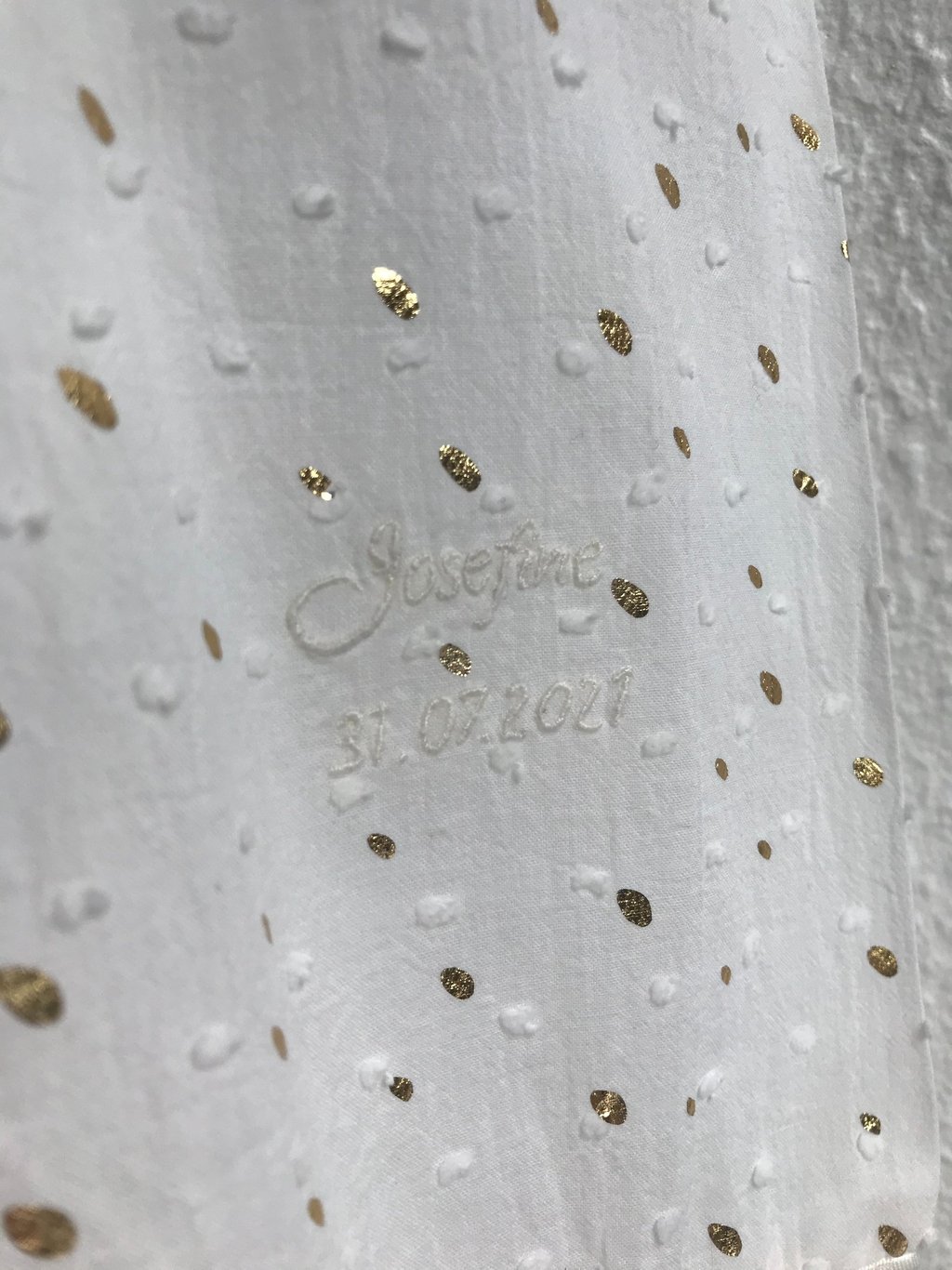 Dåbskjole broderi I Brodering af navne på dåbskjoler