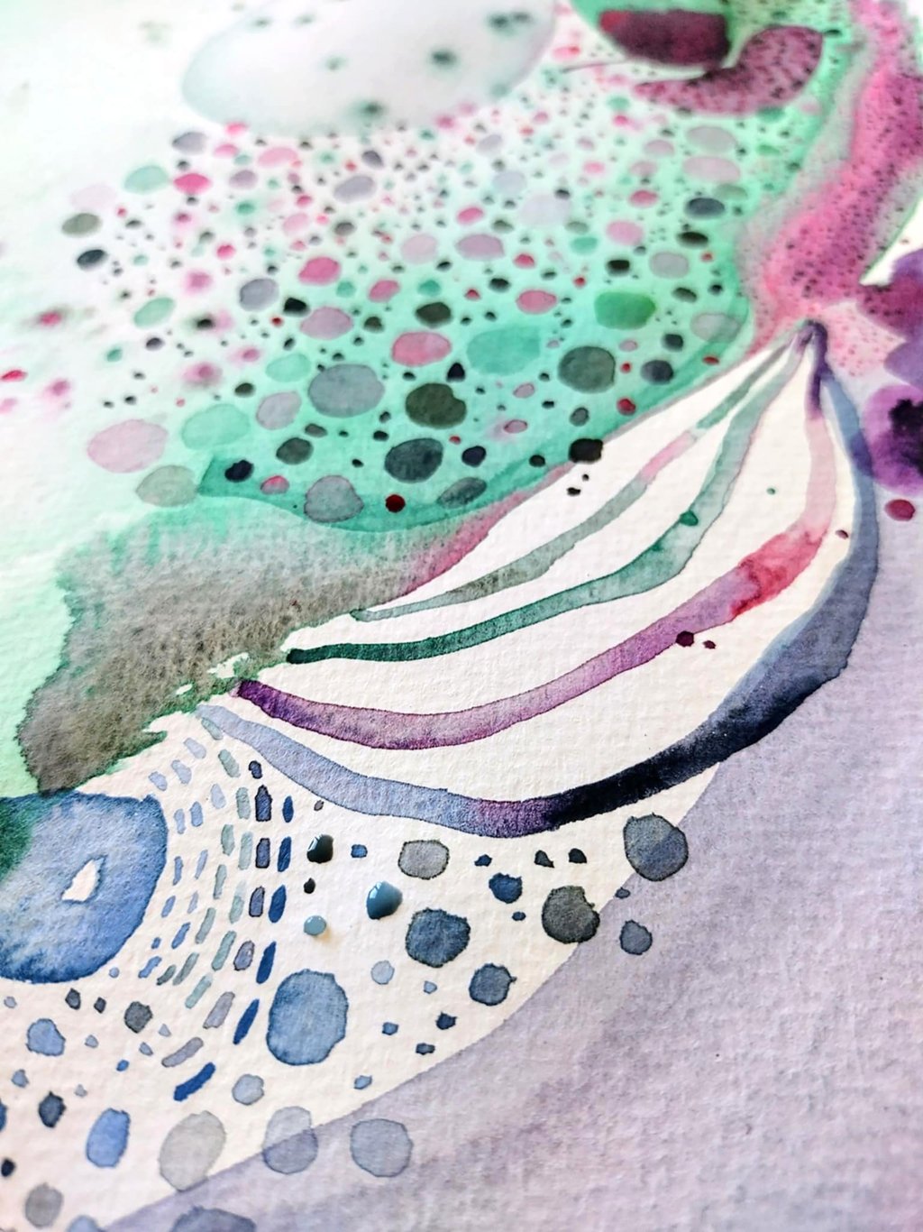 Artiste Eva Girardeau , quarelle abstraite détails, tons verts, bleus, violets