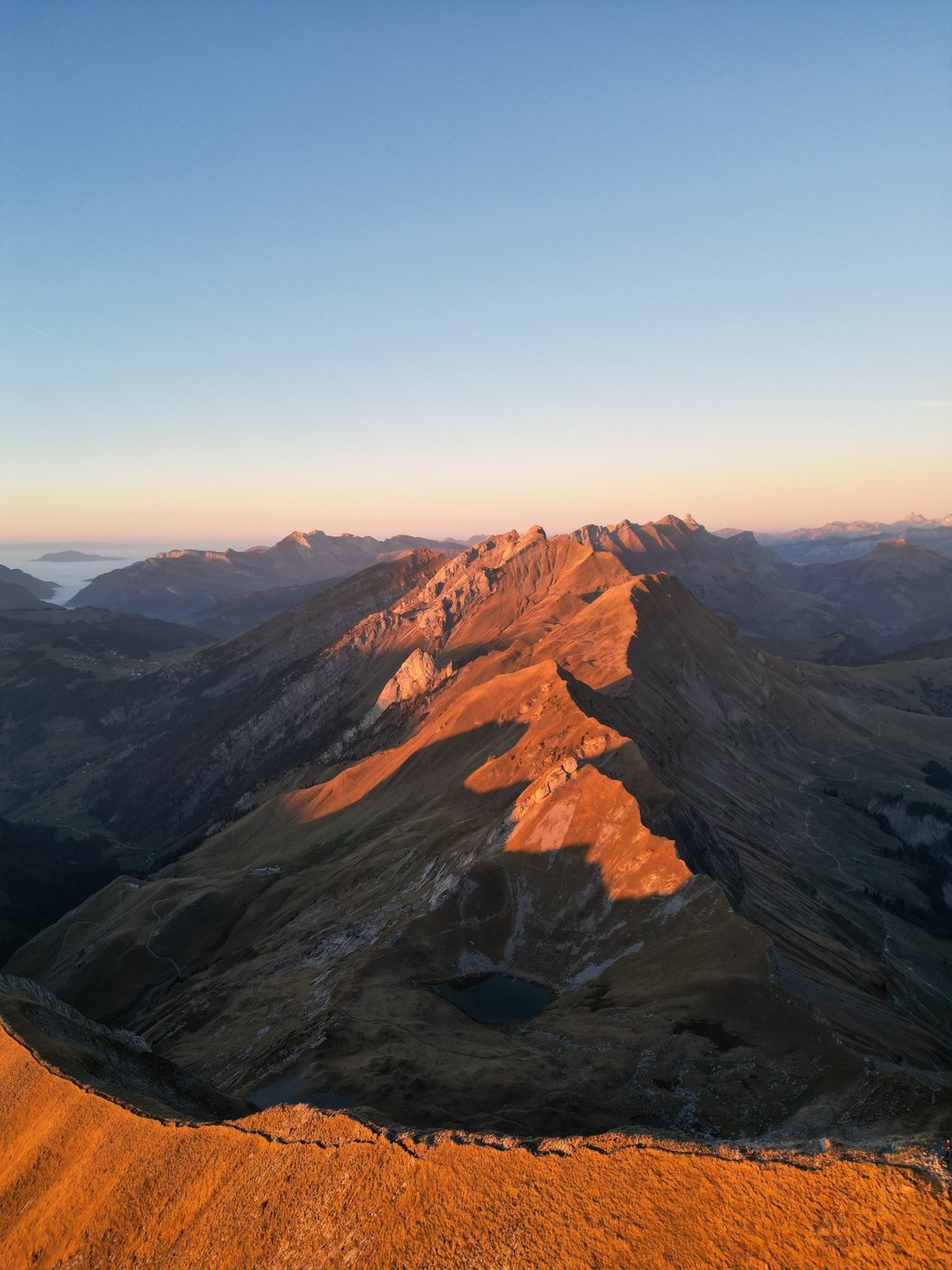 Prise de vue aérienne par drone dans les Alpes – Montagne en Drone