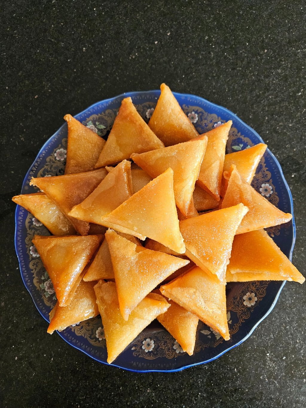 briouates à la pâte d'amande, brick aux amandes