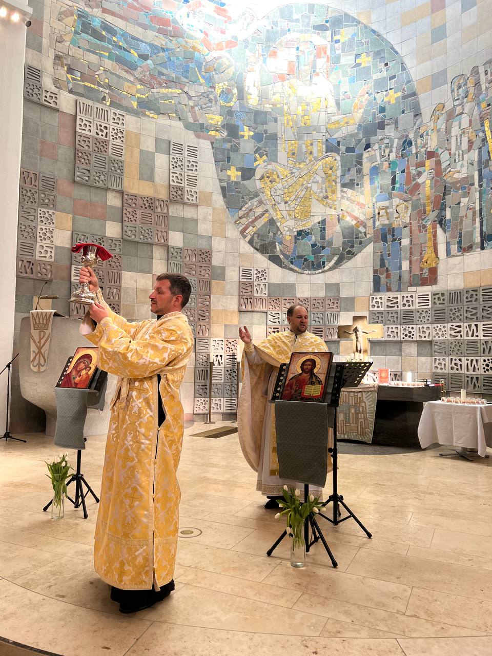 Таїнство Євхаристії, Причастя, справжнє Тіло і Кров Христа