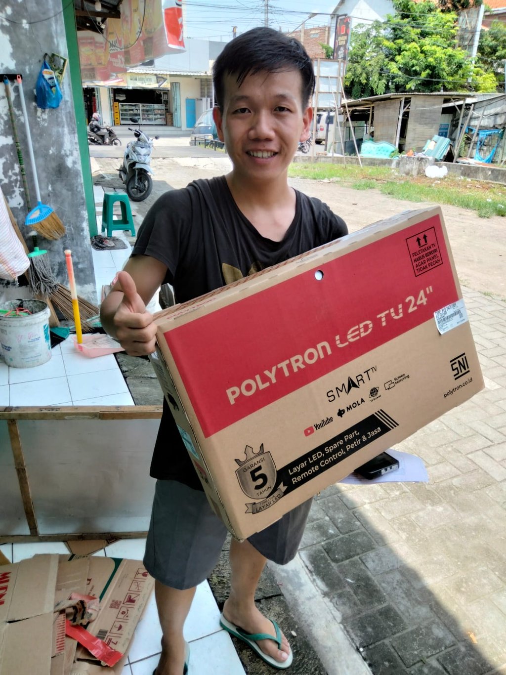 Hadiah Venueku untuk mitra berupa TV 24 inch