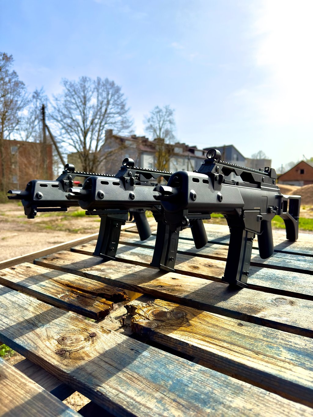 Airsoft ginklo dizainas su detaliais korpuso elementais
