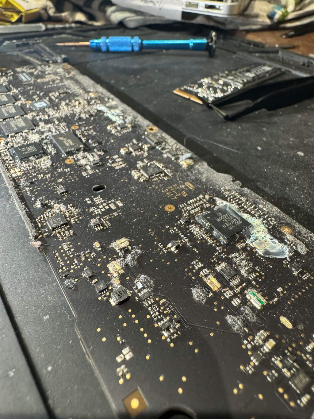 Désoxydation carte mère MacBook Air