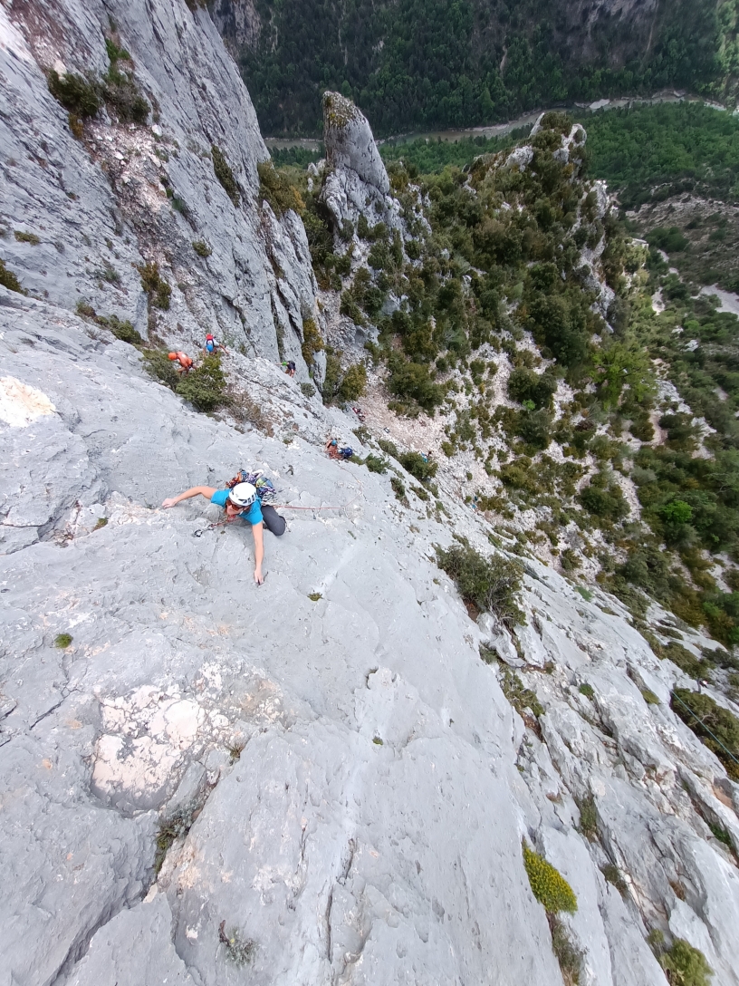grimpeuse dans le Verdon