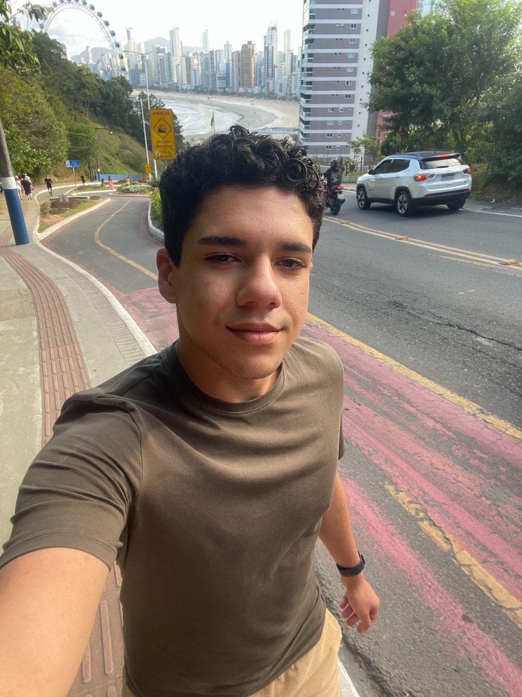 Massagista masculino que atende homens em Balneário Camboriú