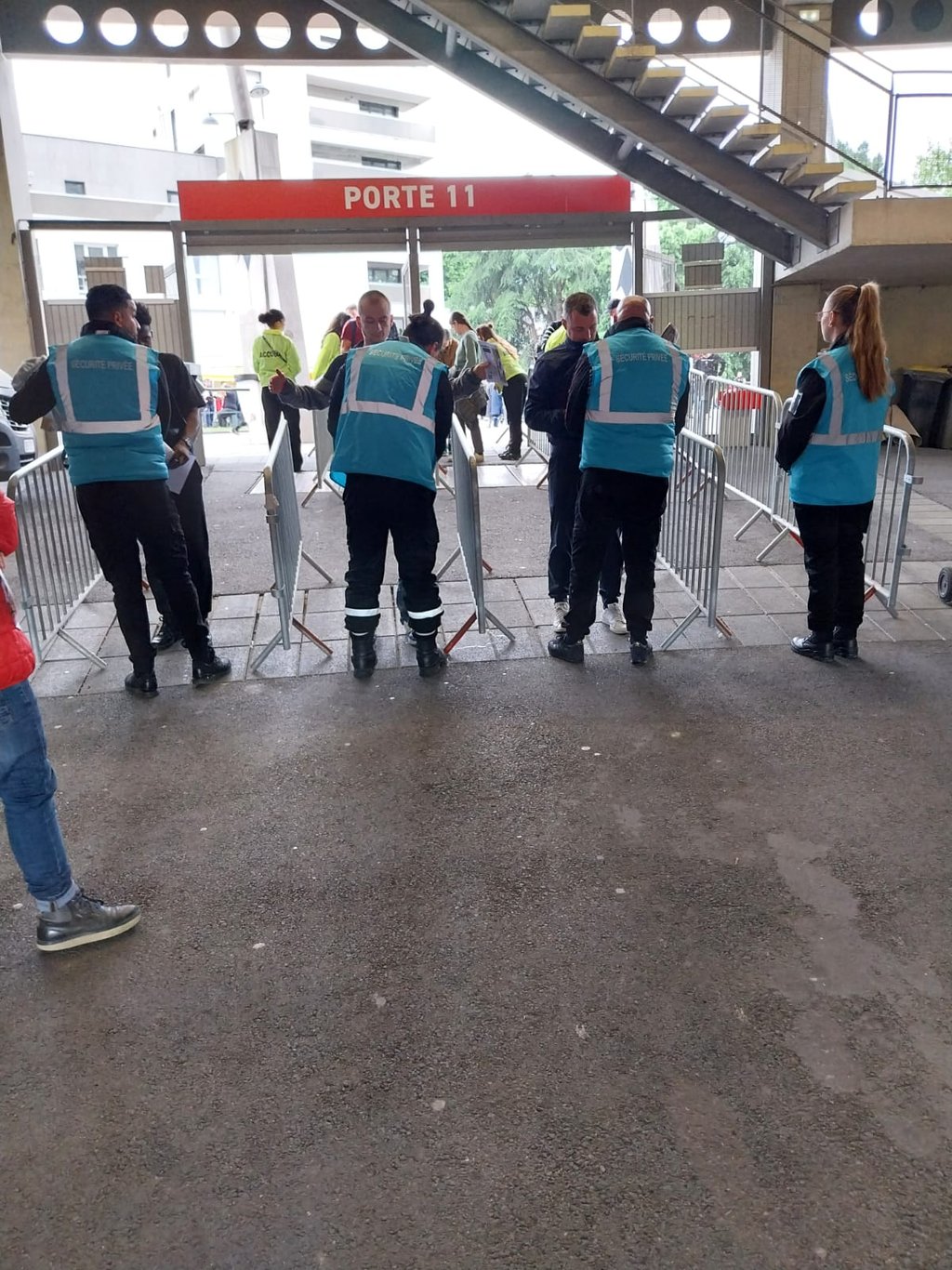 service de sécurité de stade entrée agent seyf sécurité