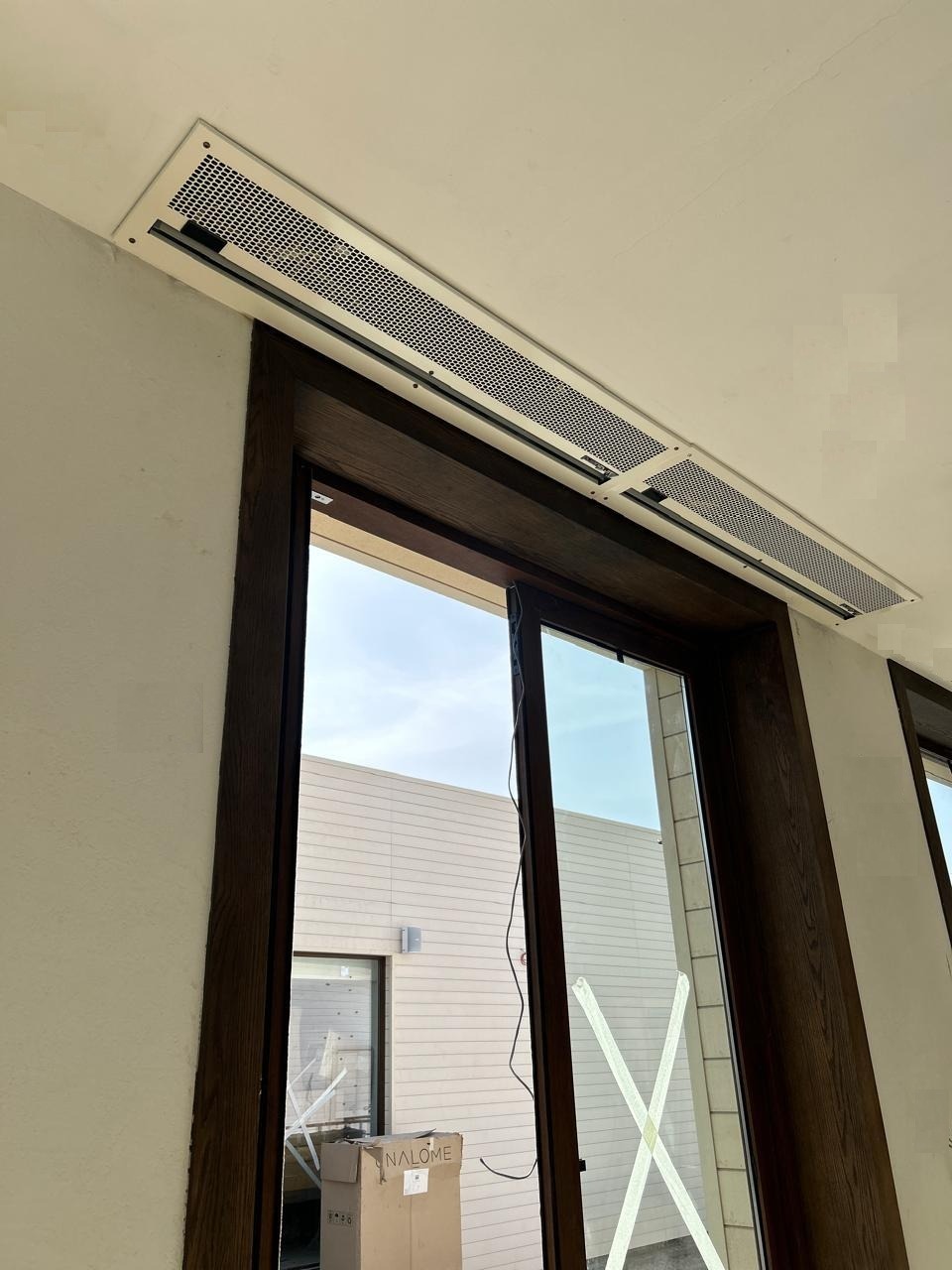 recessed-air-curtain