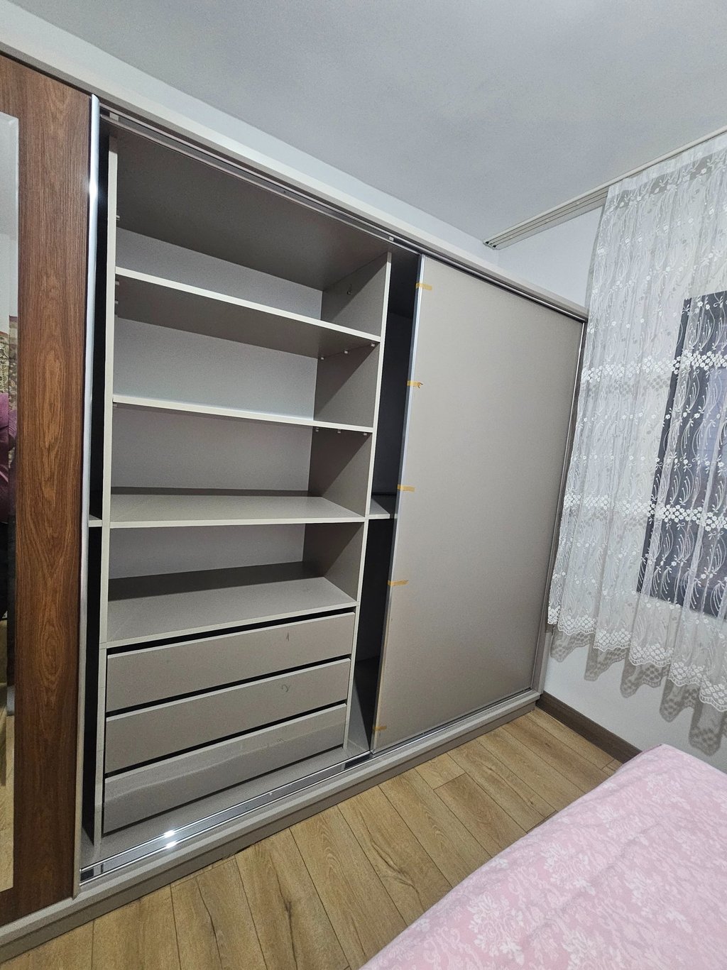 GARDIROP İÇ TASARIMI GİZLİ ÇEKMECE