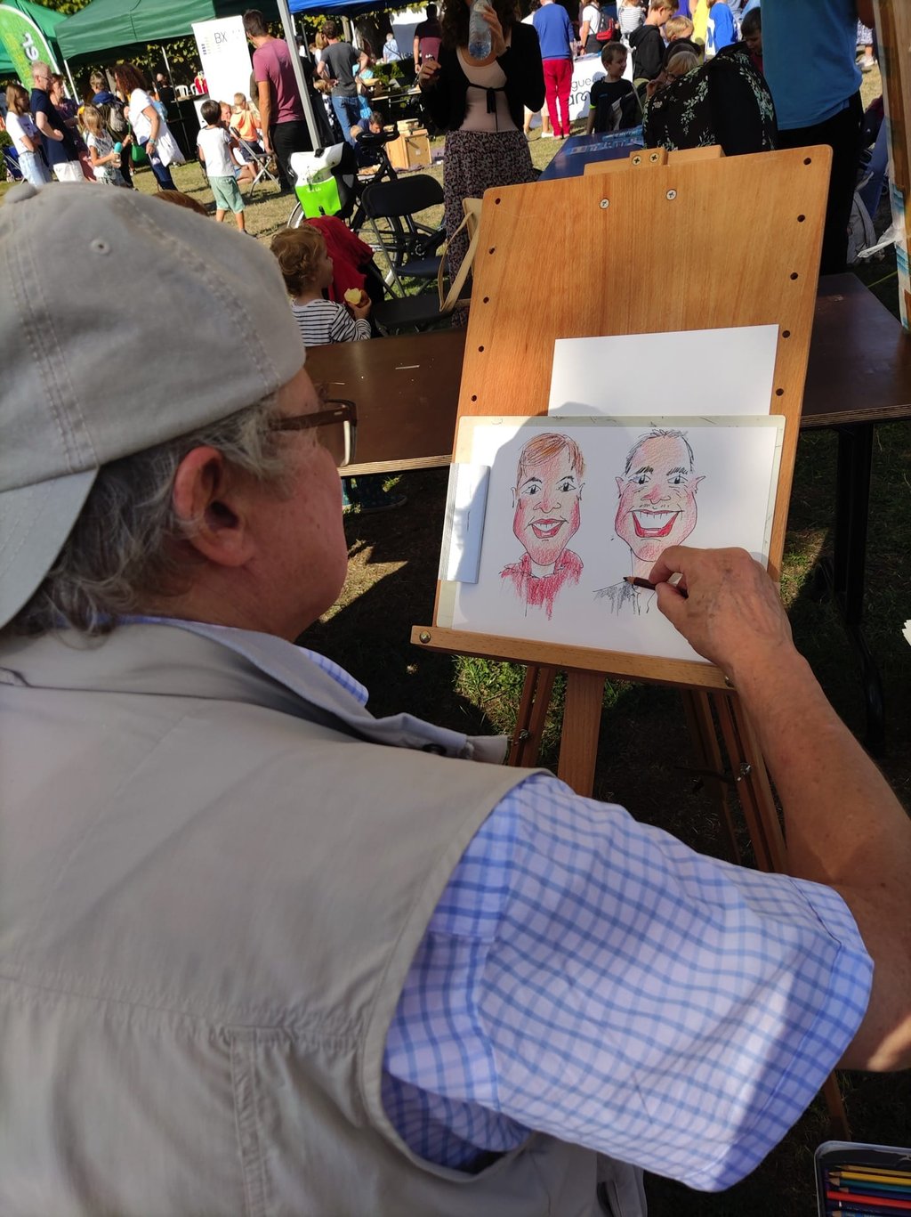 Personne faisant des caricatures