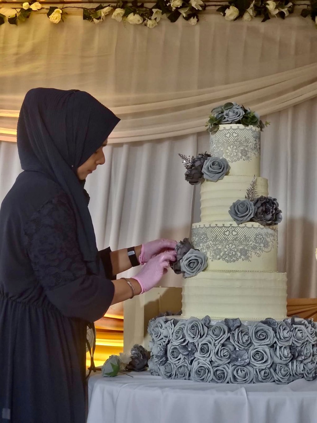 wedding cake assembly