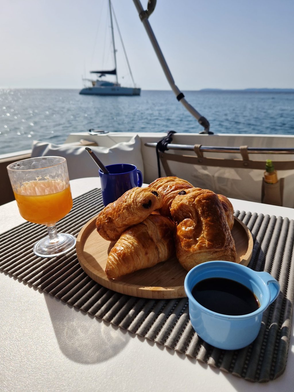 petit-dejeuner-sur-le-pont