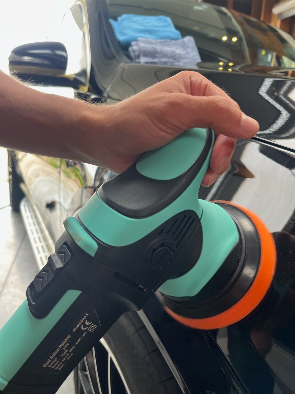 polissage One Step pour supprimer les mico-rayures et avoir une finiton brillante sur une Mercedes