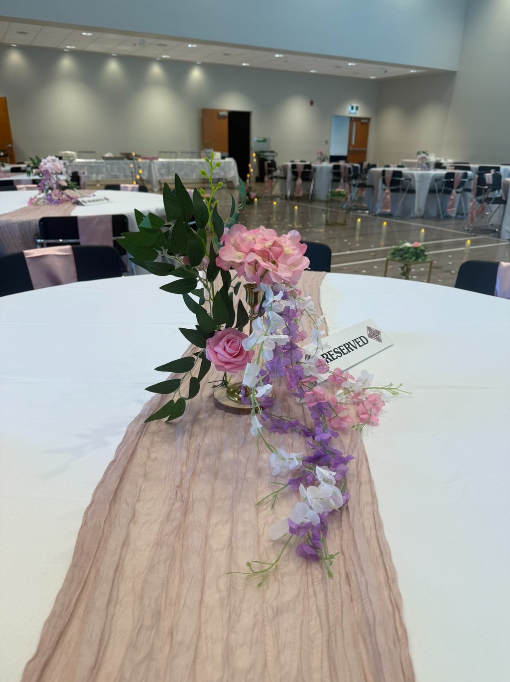 Elegant wedding reception tablescape decor by Kashta Events, Vancouver BC
