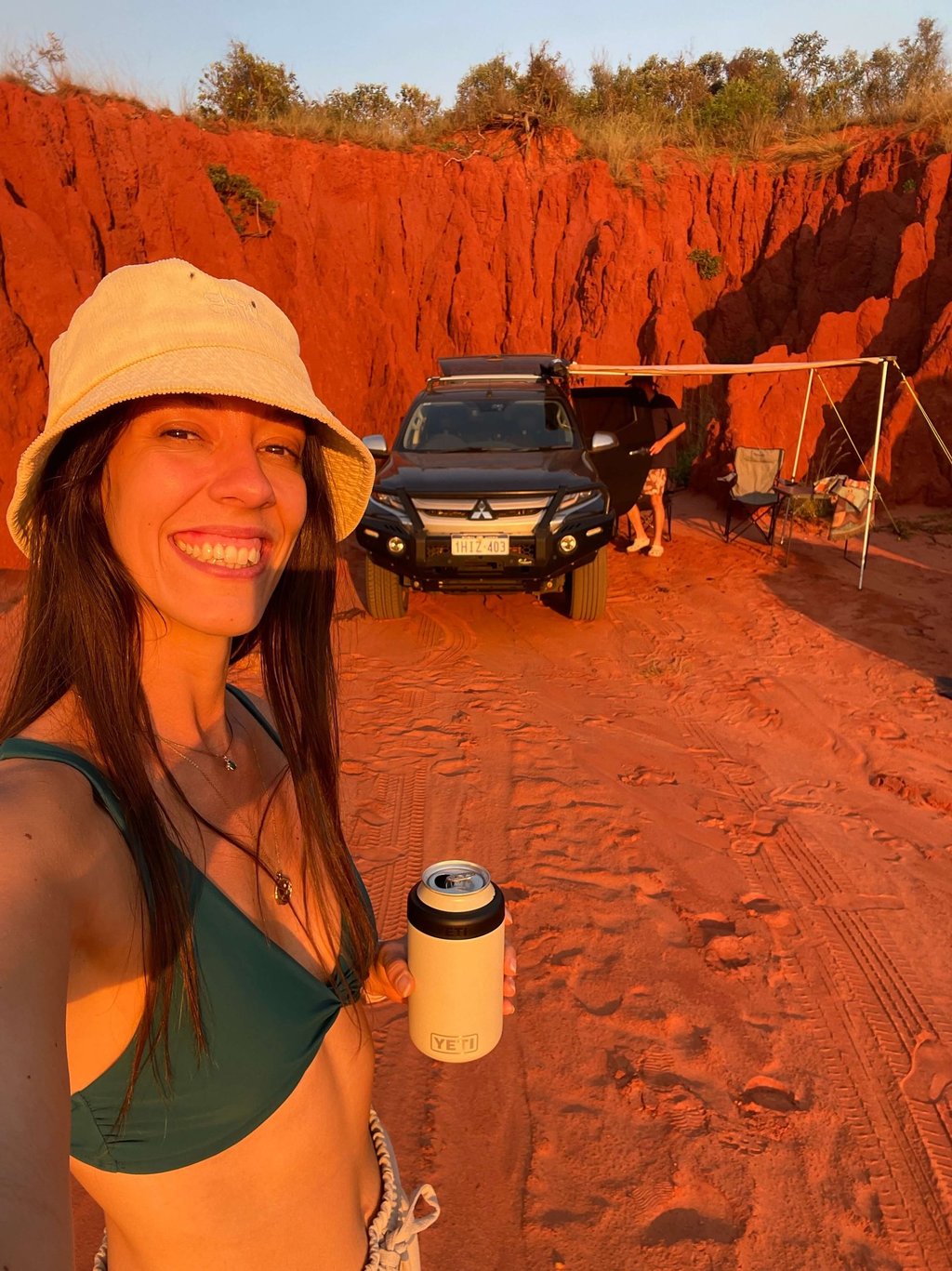 Camping in James Price Point: me, my car and a beer in hand