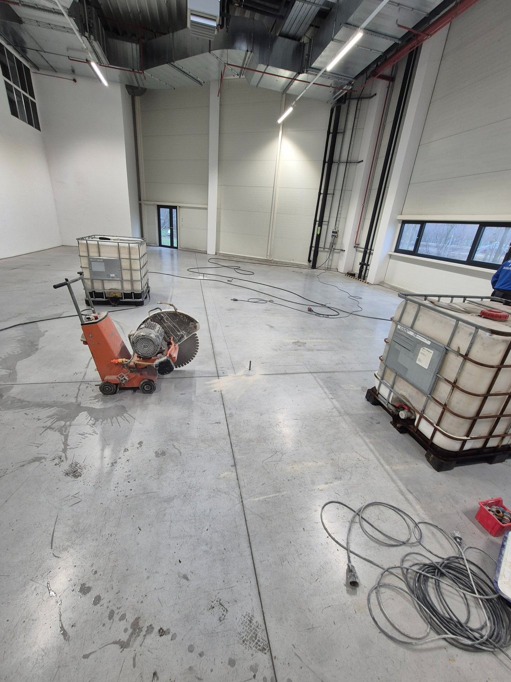 Sík beton- és aszfaltvágás, dilatációs vágás födémvágás, padlóvágás