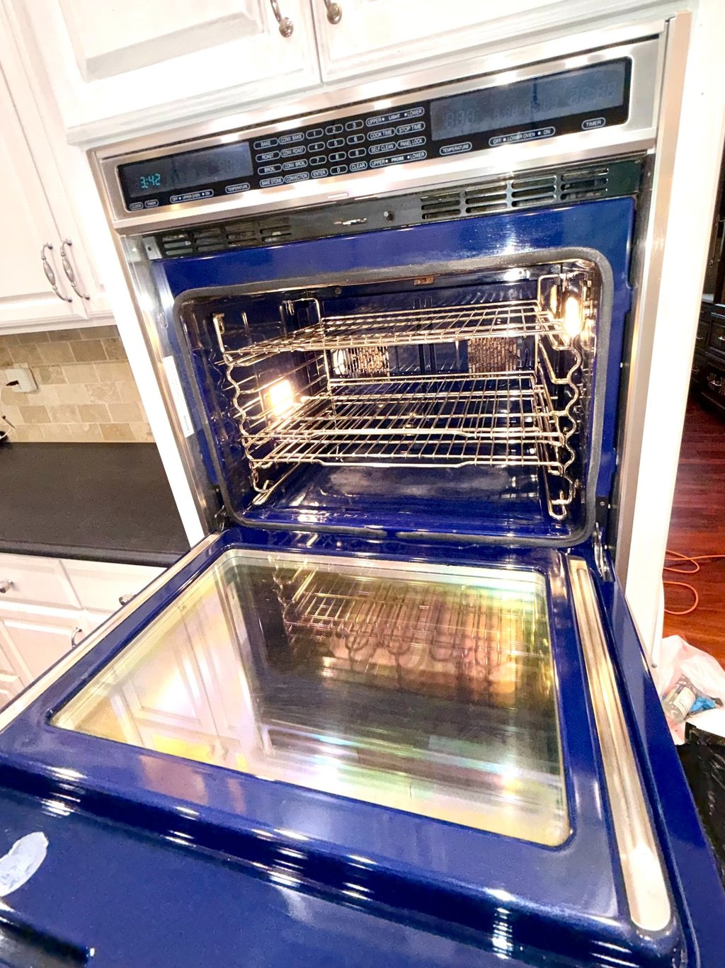 Free oven or fridge cleaning with first booking CleanPoint Minneapolis