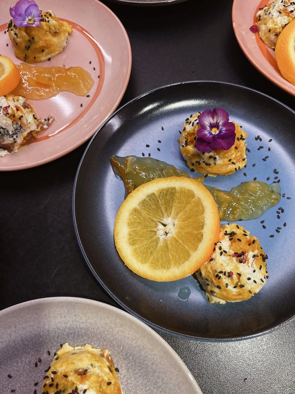 Prachtig desert met sinaasappel voor een bruiloft 