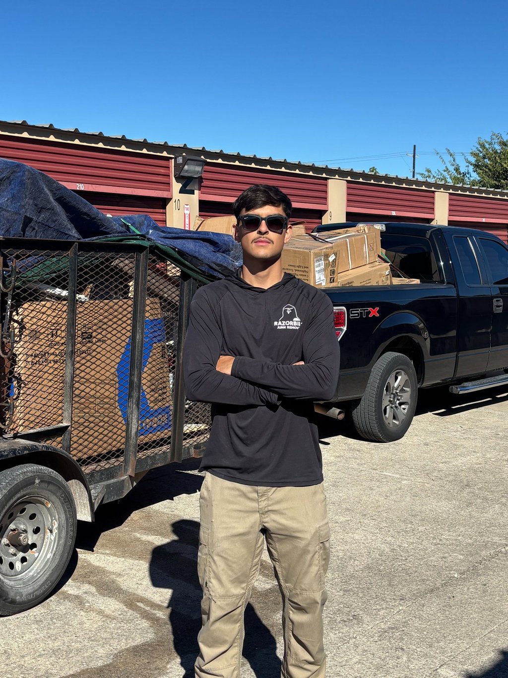 Commercial Junk Removal in San Antonio Texas. Razorbill assisting a storage unit in 78254