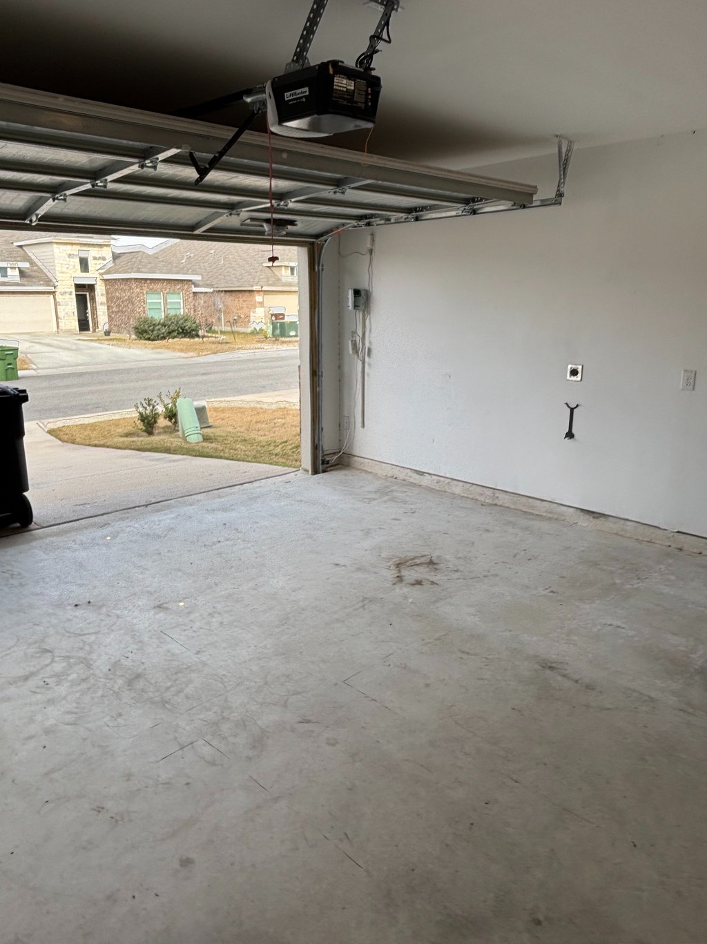 Garage cleanout near you in San Antonio