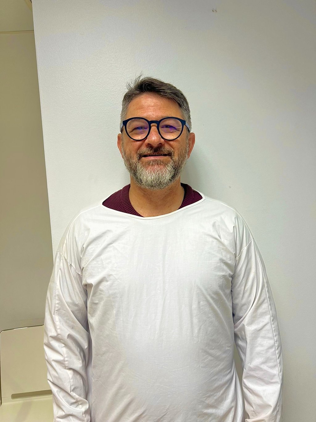 José Pauli, técnico de prótese dentária na clínica médica e dentária em Setúbal.