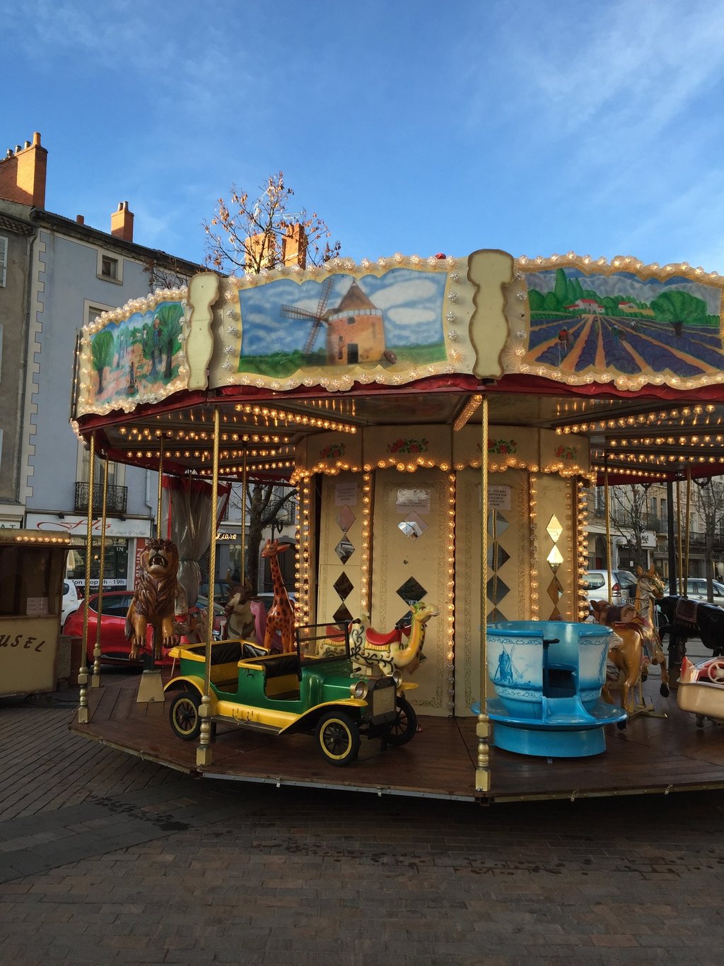choisissez votre monture sur le carrousel 1900