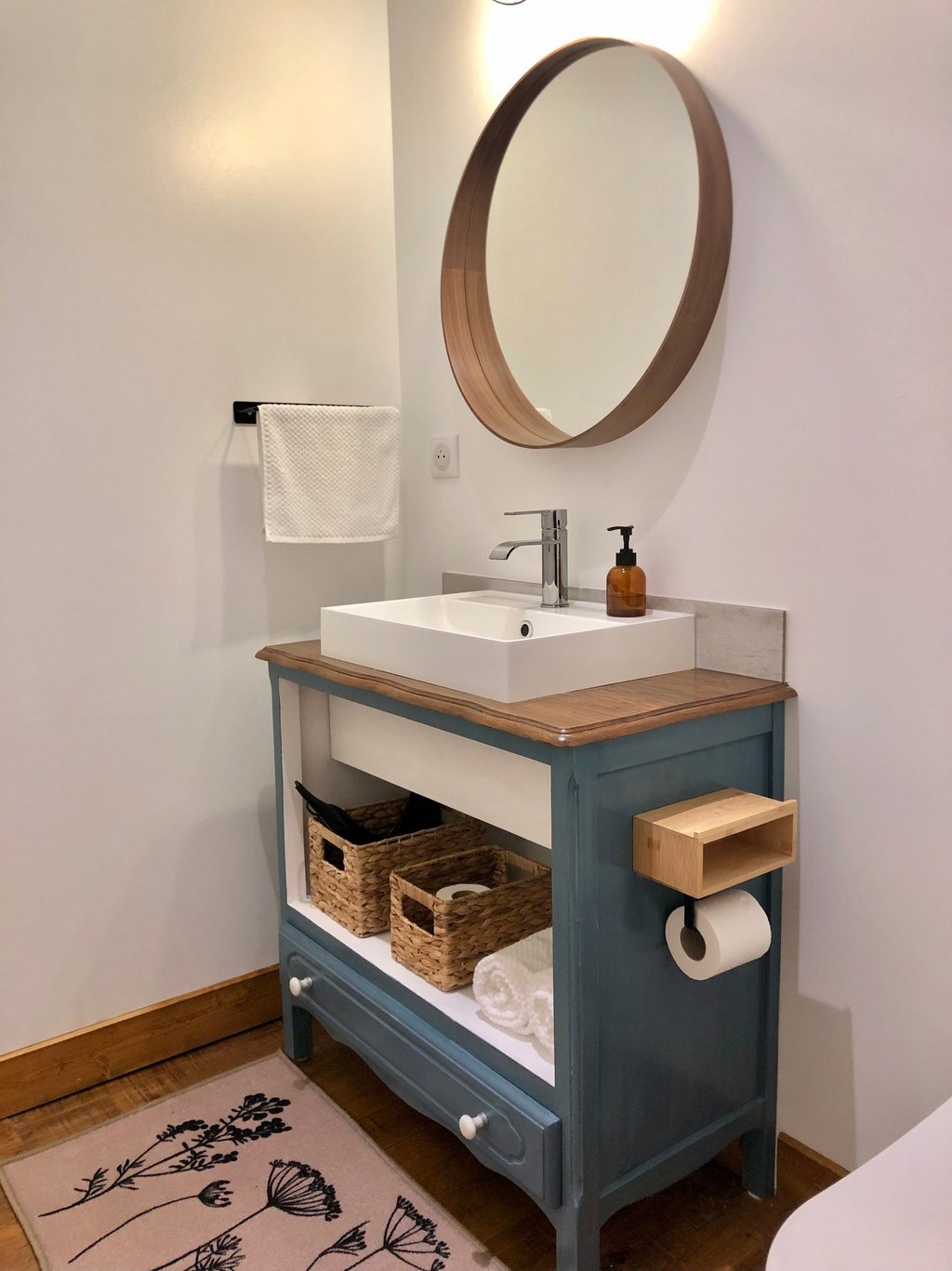 Bed & Breakfast, Bathroom,  Plazac, Perigord, Dordogne, France.