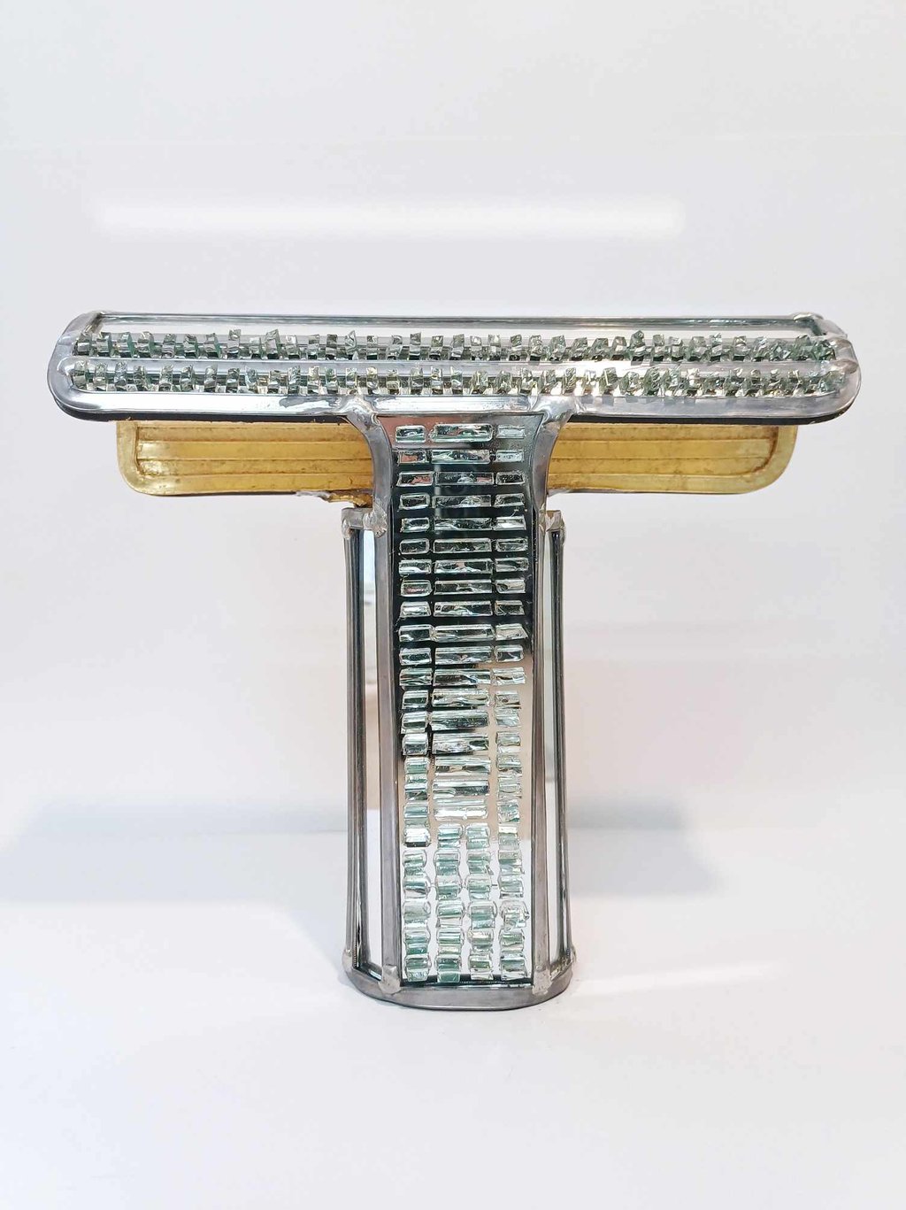 Lampe artisanale en carreaux de verre texturé, design haut de gamme labellisé Fabriqué à Paris.