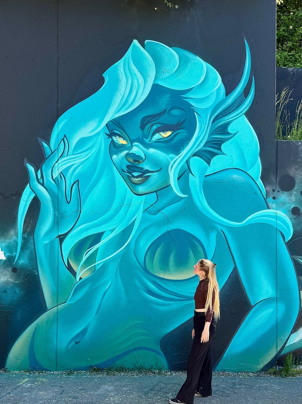 Spellbound Play - Mural en Duisburgo, street art, arte urbano por Ona Salvador